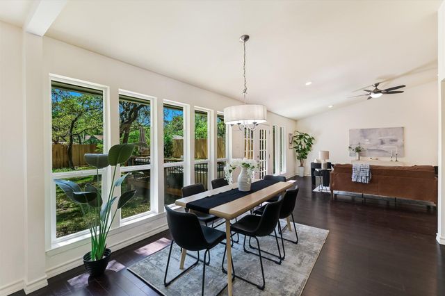 9405 Shady Oaks DR, Austin, TX 78729