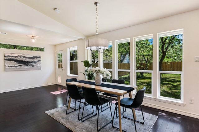 9405 Shady Oaks DR, Austin, TX 78729