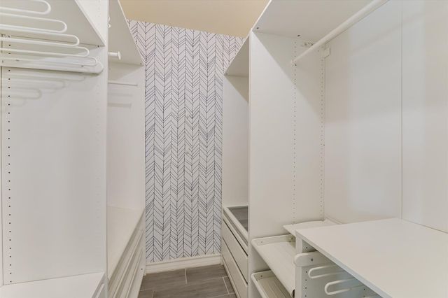 9405 Shady Oaks DR, Austin, TX 78729