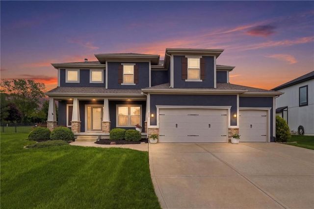 209 SE Waterwheel Lane, Lee's Summit, MO 64063