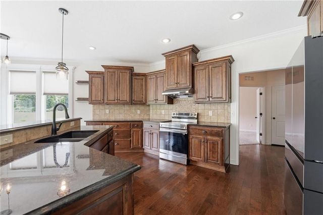 209 SE Waterwheel Lane, Lee's Summit, MO 64063