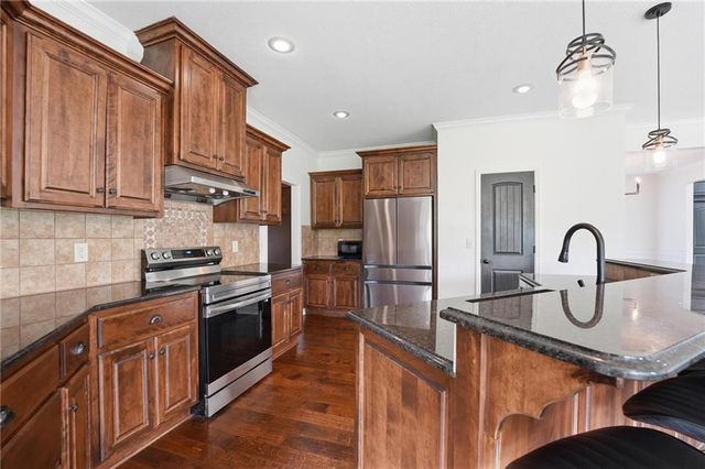 209 SE Waterwheel Lane, Lee's Summit, MO 64063