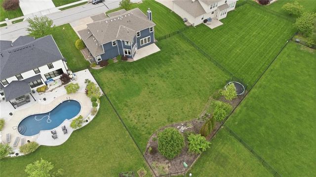 209 SE Waterwheel Lane, Lee's Summit, MO 64063