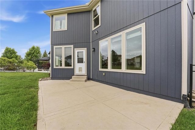 209 SE Waterwheel Lane, Lee's Summit, MO 64063