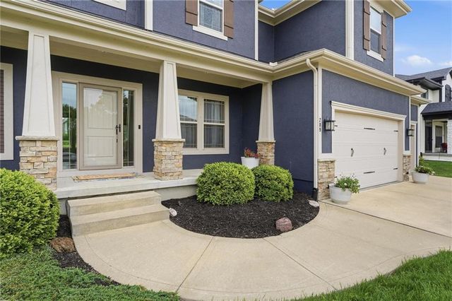 209 SE Waterwheel Lane, Lee's Summit, MO 64063