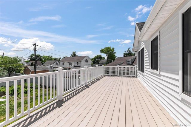 119 Sprucewood, Levittown, NY 11756