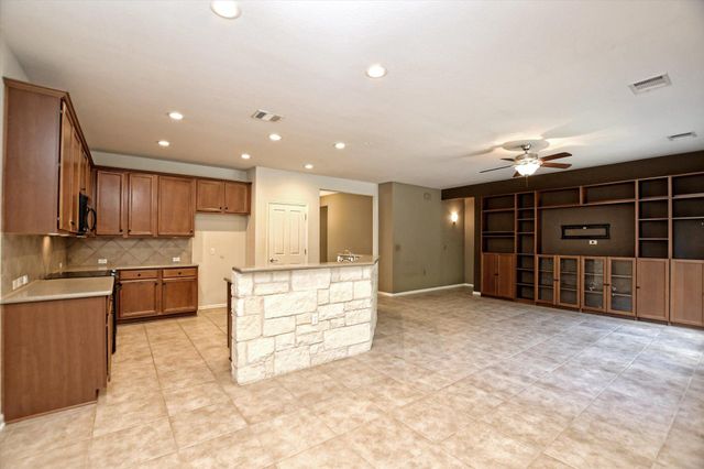 516 Independence Creek LN, Georgetown, TX 78633