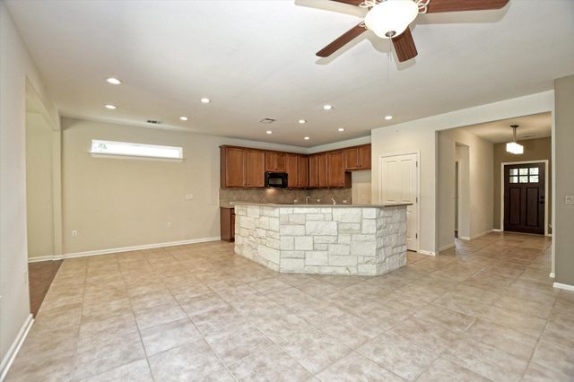 516 Independence Creek LN, Georgetown, TX 78633