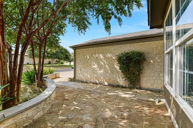 516 Independence Creek LN, Georgetown, TX 78633