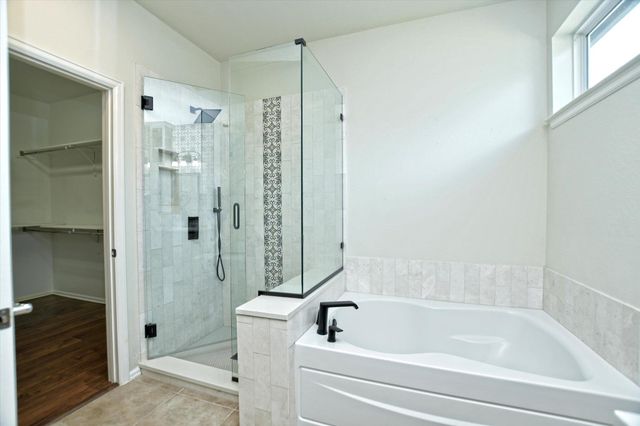516 Independence Creek LN, Georgetown, TX 78633