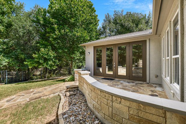 516 Independence Creek LN, Georgetown, TX 78633