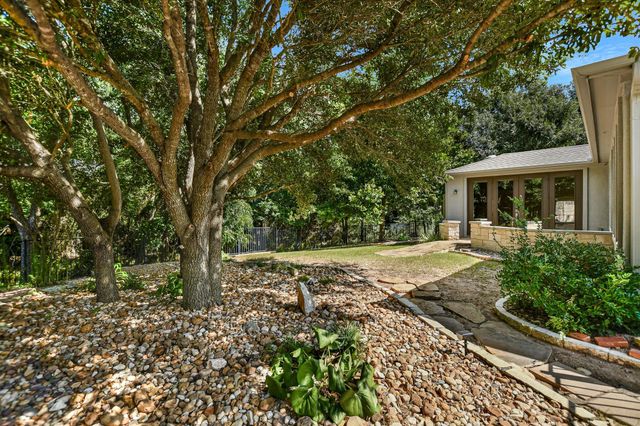 516 Independence Creek LN, Georgetown, TX 78633