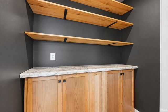 4715 Heathermoor Lane, New Haven, IN 46774