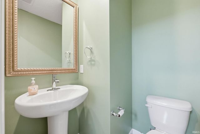 4715 Heathermoor Lane, New Haven, IN 46774