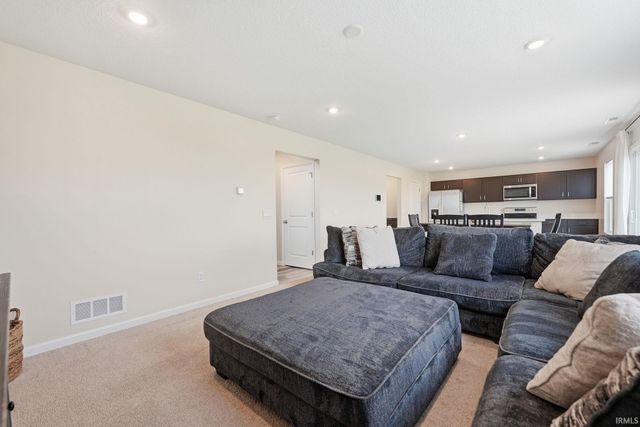 4715 Heathermoor Lane, New Haven, IN 46774