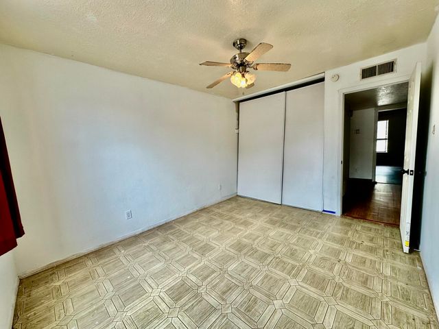 3901 70TH Street NW, Albuquerque, NM 87120