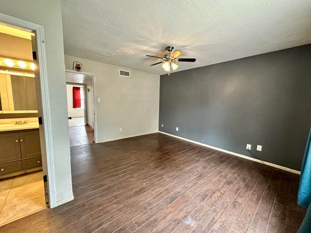 3901 70TH Street NW, Albuquerque, NM 87120