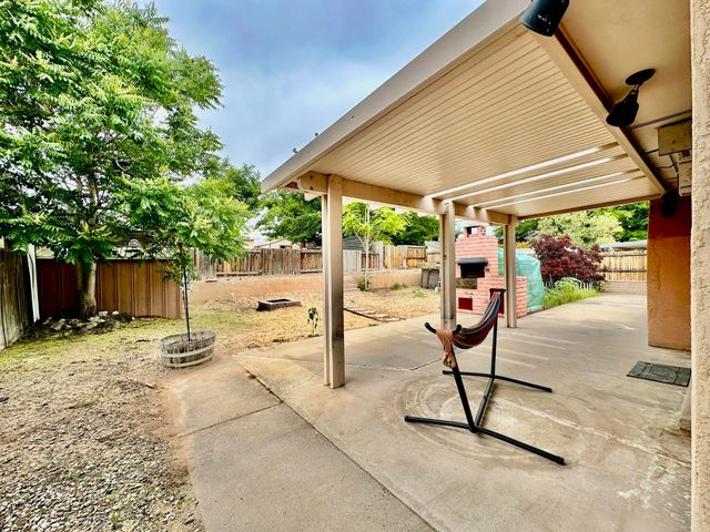 3901 70TH Street NW, Albuquerque, NM 87120