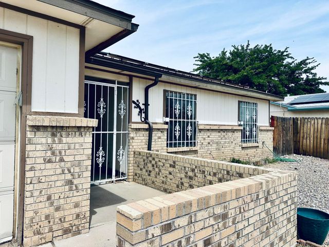 3901 70TH Street NW, Albuquerque, NM 87120