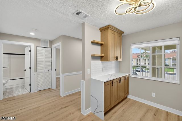 7761 Jewel LN 202, Naples, FL 34109