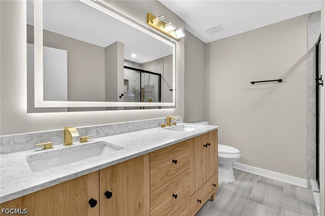 7761 Jewel LN 202, Naples, FL 34109