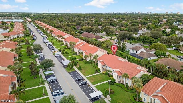 7761 Jewel LN 202, Naples, FL 34109