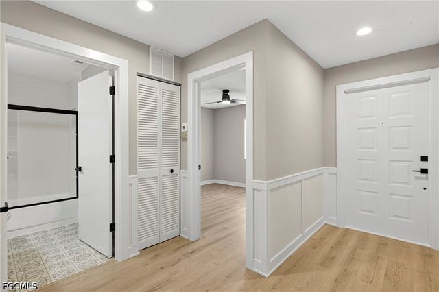 7761 Jewel LN 202, Naples, FL 34109