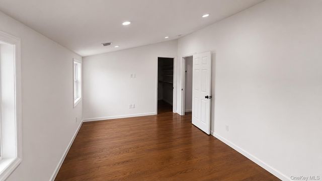 51 E Hollywood Avenue, Lindenhurst, NY 11757