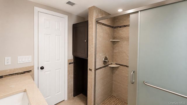 51 E Hollywood Avenue, Lindenhurst, NY 11757