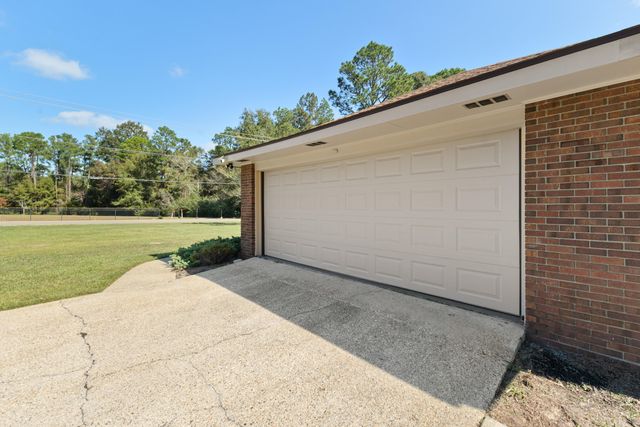 979 Richburg, Hattiesburg, MS 39402