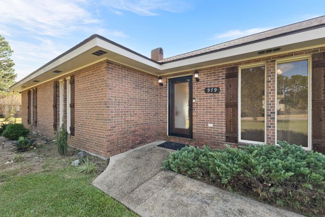 979 Richburg, Hattiesburg, MS 39402