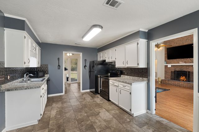 979 Richburg, Hattiesburg, MS 39402