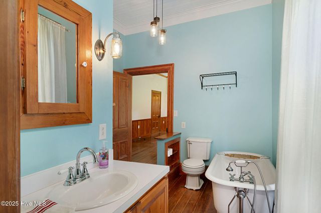 393 Moltonville Road, Clinton, NC 28328