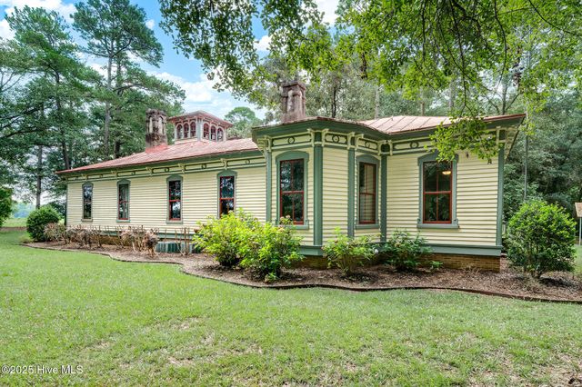 393 Moltonville Road, Clinton, NC 28328