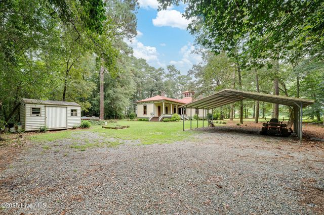 393 Moltonville Road, Clinton, NC 28328