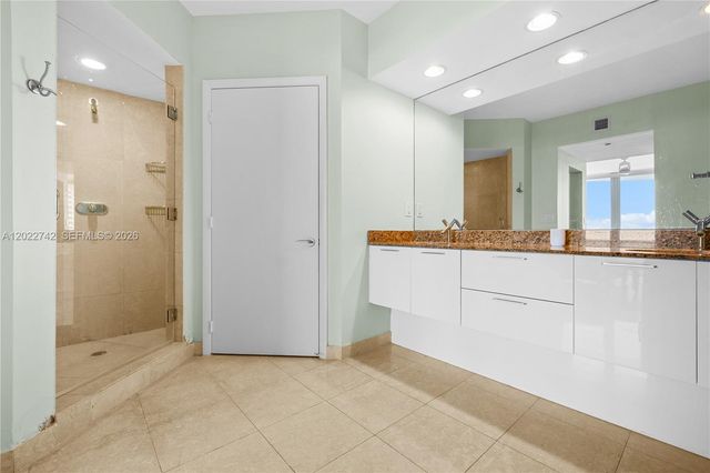 400 Alton Rd 907, Miami Beach, FL 33139