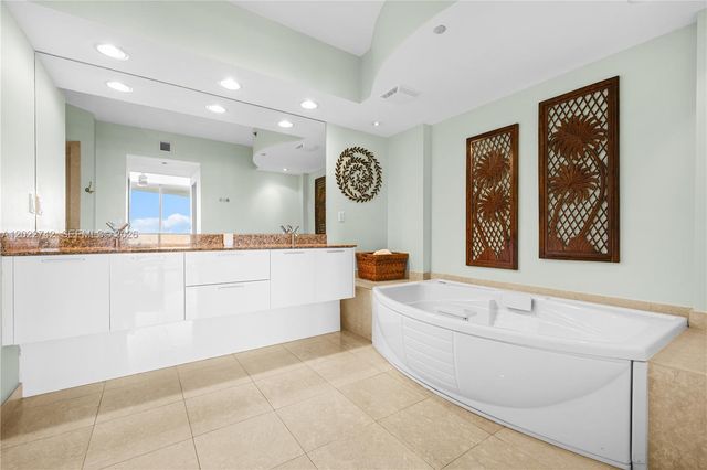 400 Alton Rd 907, Miami Beach, FL 33139