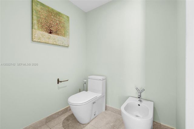 400 Alton Rd 907, Miami Beach, FL 33139