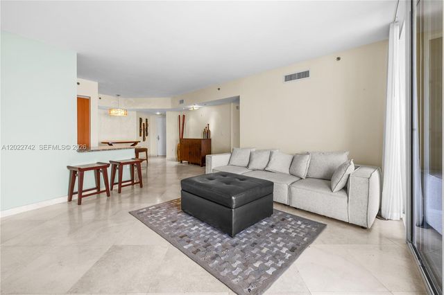 400 Alton Rd 907, Miami Beach, FL 33139