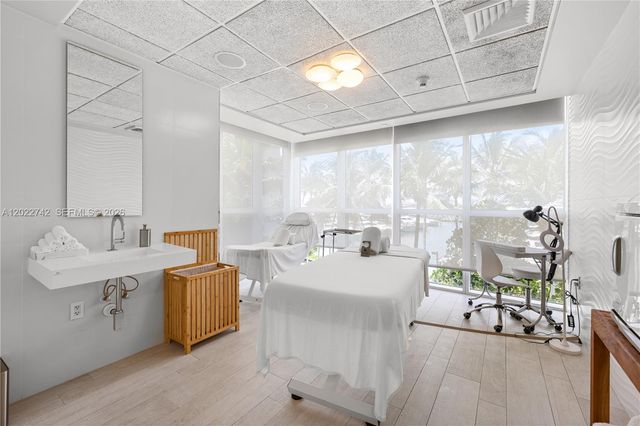 400 Alton Rd 907, Miami Beach, FL 33139