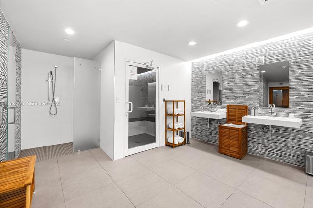 400 Alton Rd 907, Miami Beach, FL 33139