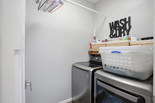 5604 S Honeysuckle Lane, Battlefield, MO 65619