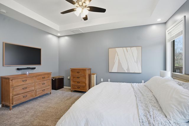 5604 S Honeysuckle Lane, Battlefield, MO 65619