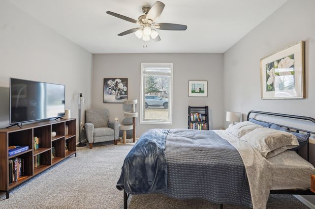 5604 S Honeysuckle Lane, Battlefield, MO 65619