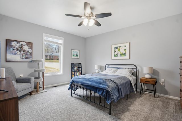 5604 S Honeysuckle Lane, Battlefield, MO 65619