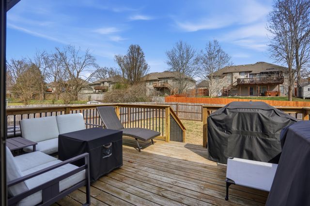 5604 S Honeysuckle Lane, Battlefield, MO 65619