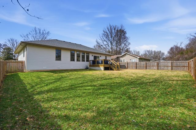 5604 S Honeysuckle Lane, Battlefield, MO 65619