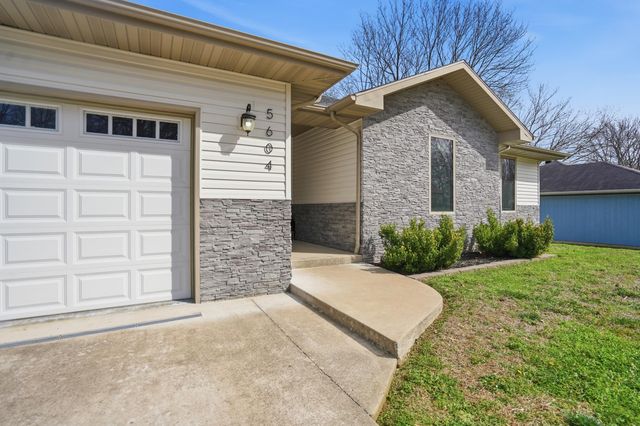 5604 S Honeysuckle Lane, Battlefield, MO 65619