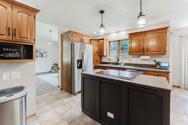 51 OVERLAND TRAIL, Oshkosh, WI 54904