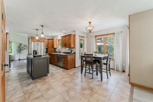 51 OVERLAND TRAIL, Oshkosh, WI 54904